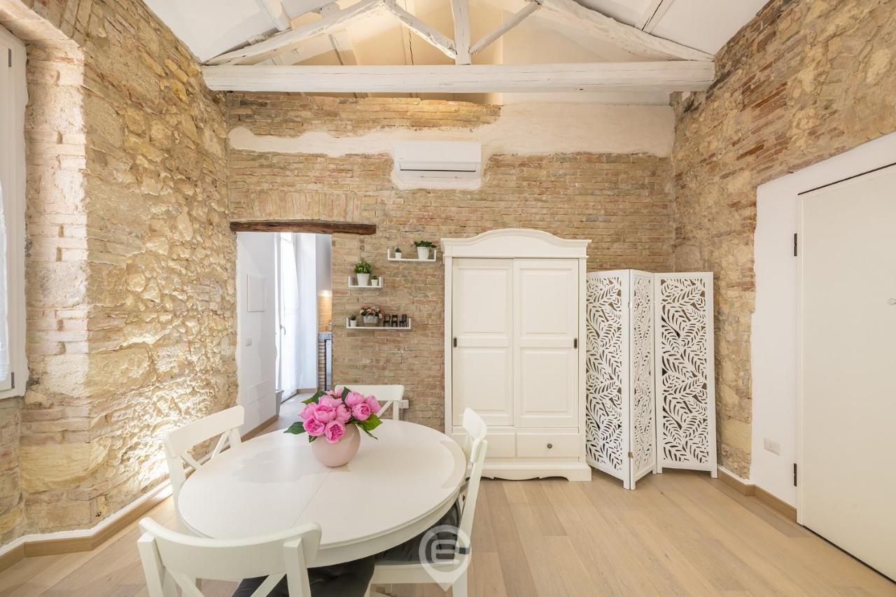 Adriana'S New Loft Apartment Cagliari Luaran gambar