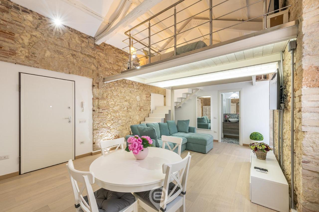 Adriana'S New Loft Apartment Cagliari Luaran gambar